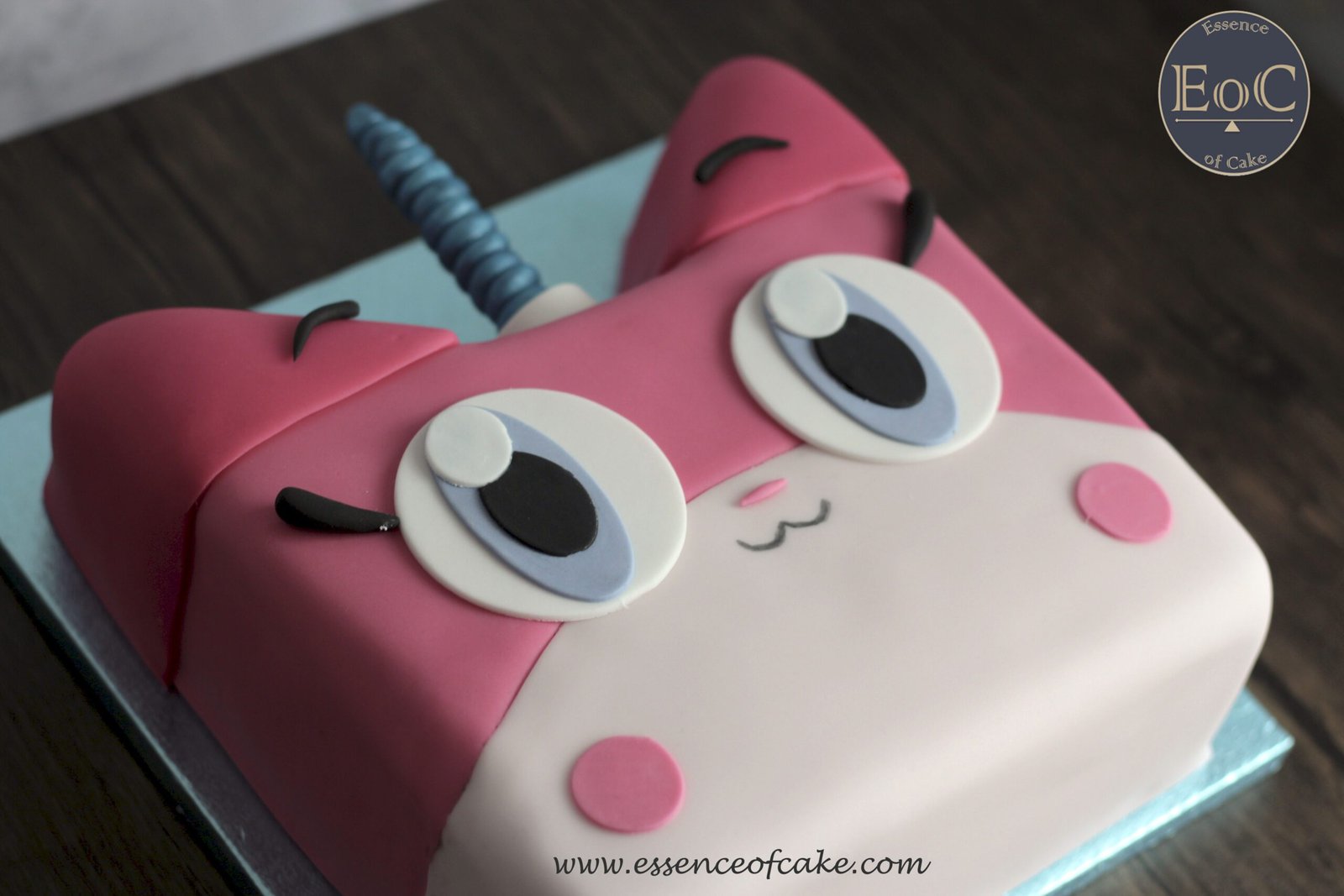 UniKittywithlogo